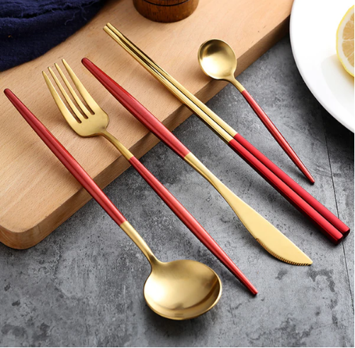 Set di Posate 24 Pezzi – Finitura Chic Per Tavola Raffinata
