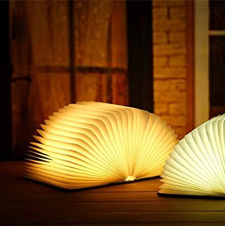 Stolní lampa ve tvaru knihy – Originalita a elegance