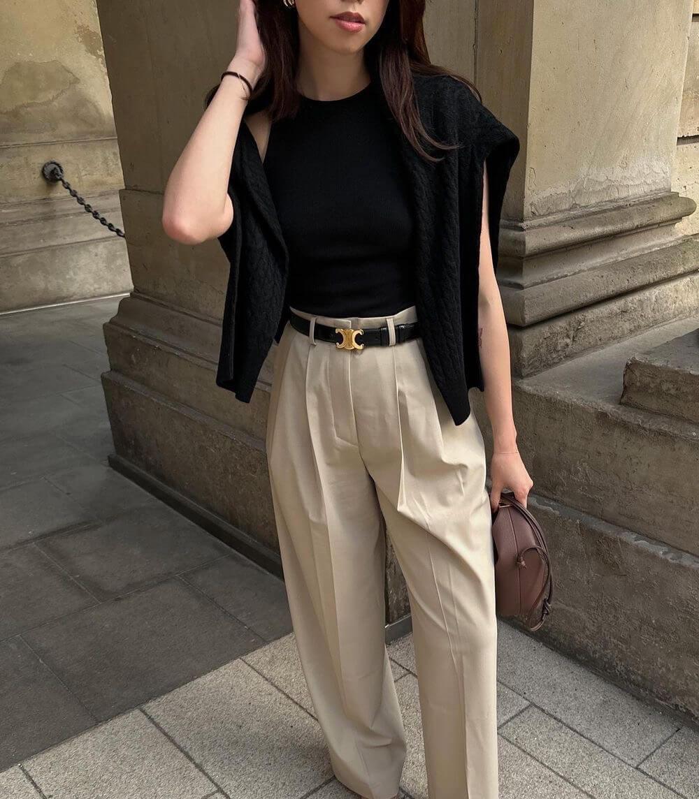 エレガントなベルト – トレンディなゴールドバックルとシックな仕上げ