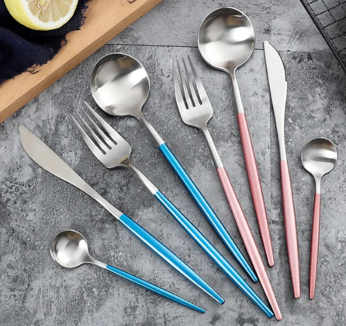 Set di Posate 24 Pezzi – Finitura Chic Per Tavola Raffinata