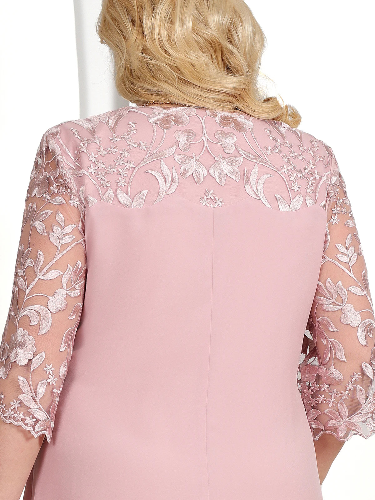 Elodie | Robe Élégante Grande Taille – Broderie Soignée Et Silhouette Sublimée