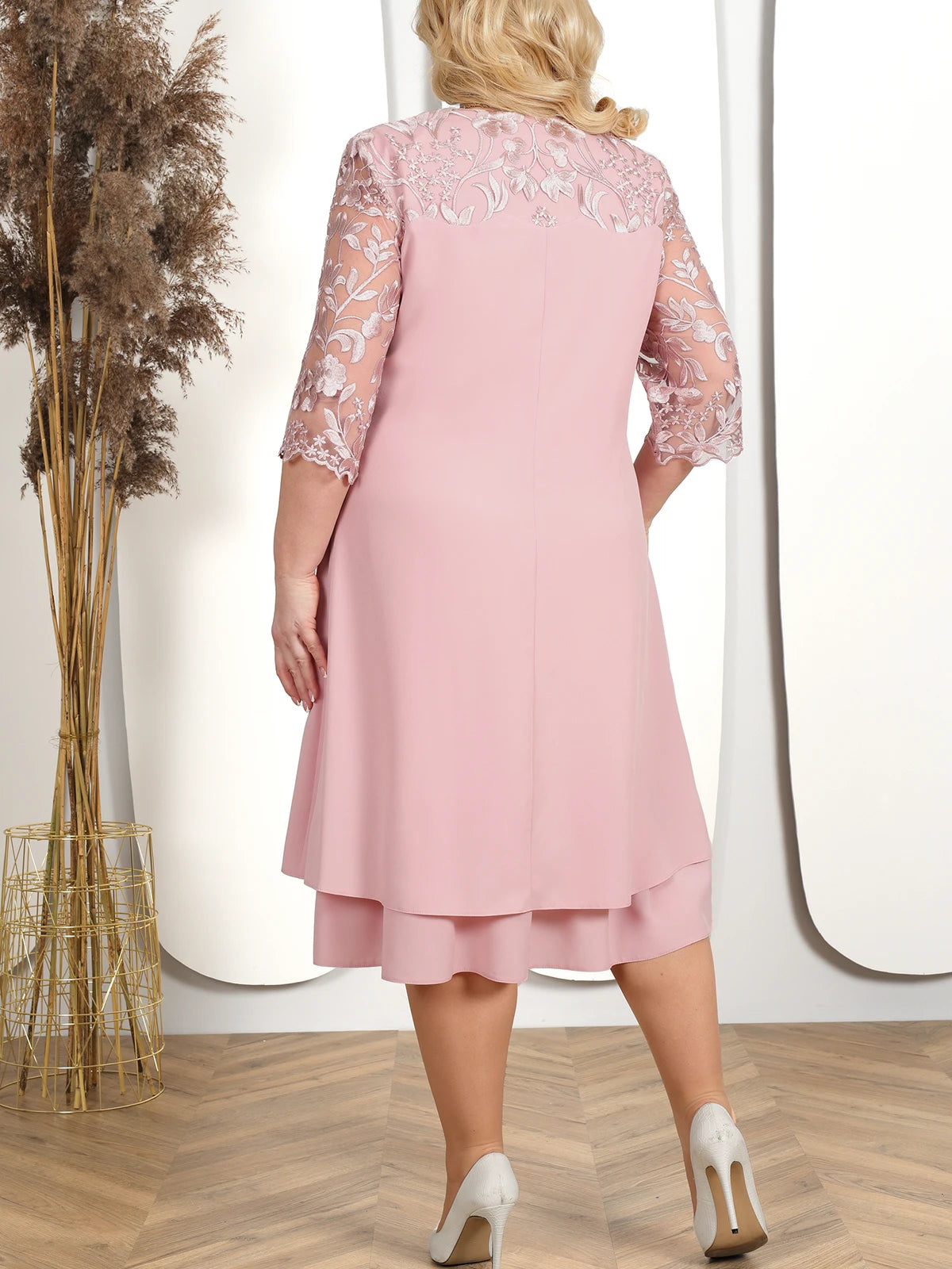 Elodie | Robe Élégante Grande Taille – Broderie Soignée Et Silhouette Sublimée