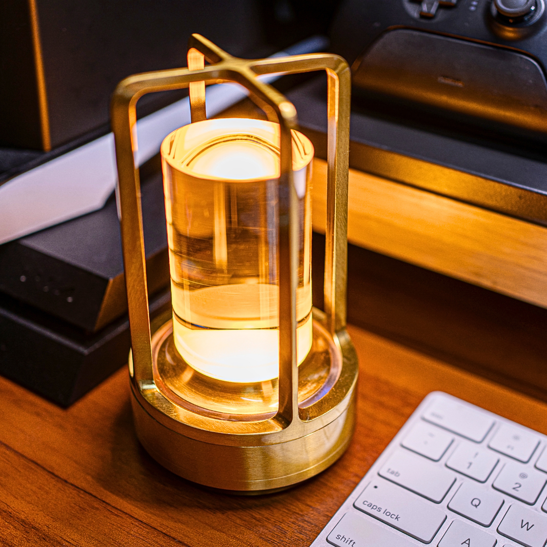 充電式テーブルランプ – 柔らかな光と時代を超えたスタイル