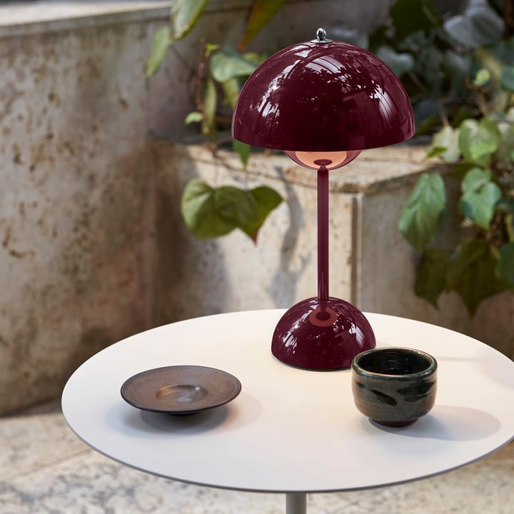 Lámpara LED de Escritorio – Simplicidad Moderna y Funcionalidad