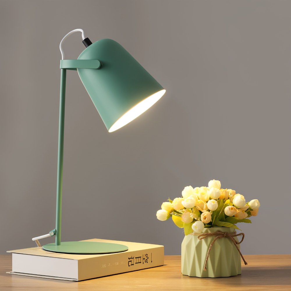 Modern Rotating Table Lamp – Elegance and Functionality 