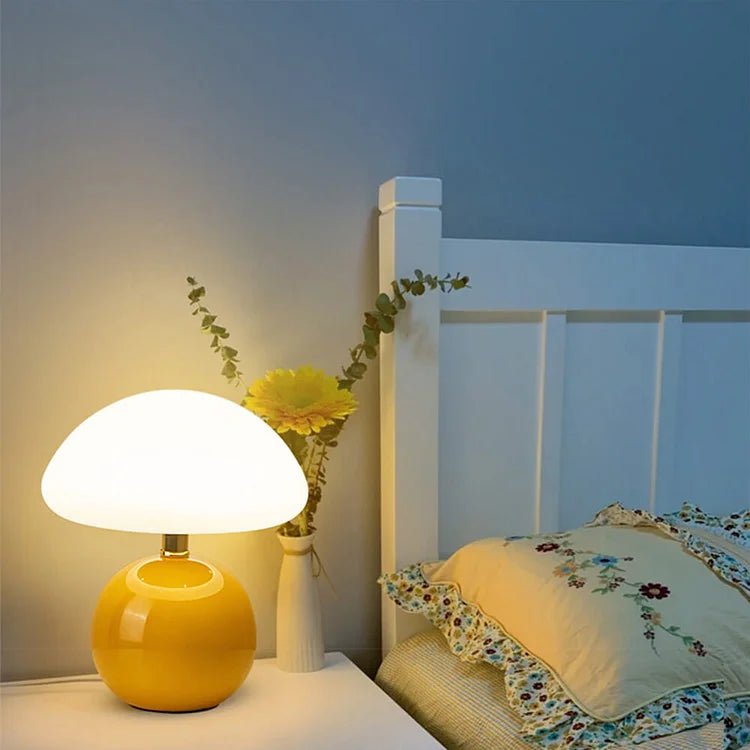Tischlampe in Form eines Pilzes – Eleganz und Originalität 