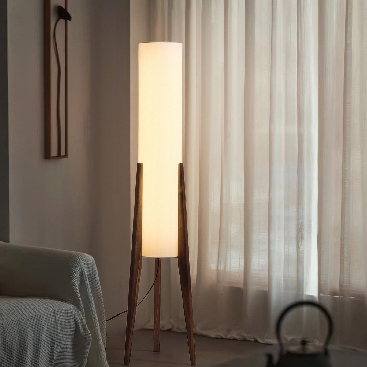 Lámpara de Pie – Elegancia Moderna 