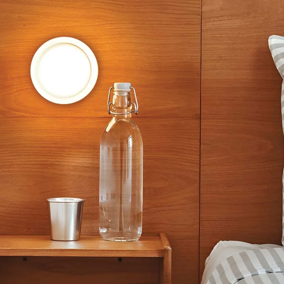 Aplique de Pared Elegante – Relieve Suave y Ambiente Cálido 
