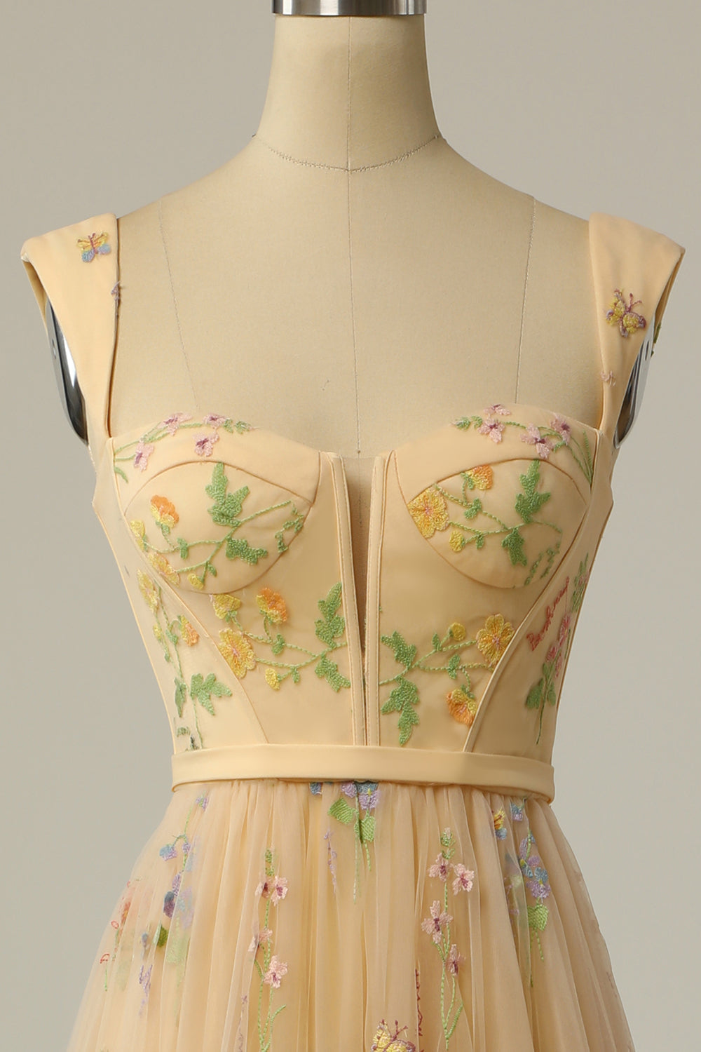 Élise | Robe De Bal Longue – Broderies Raffinées