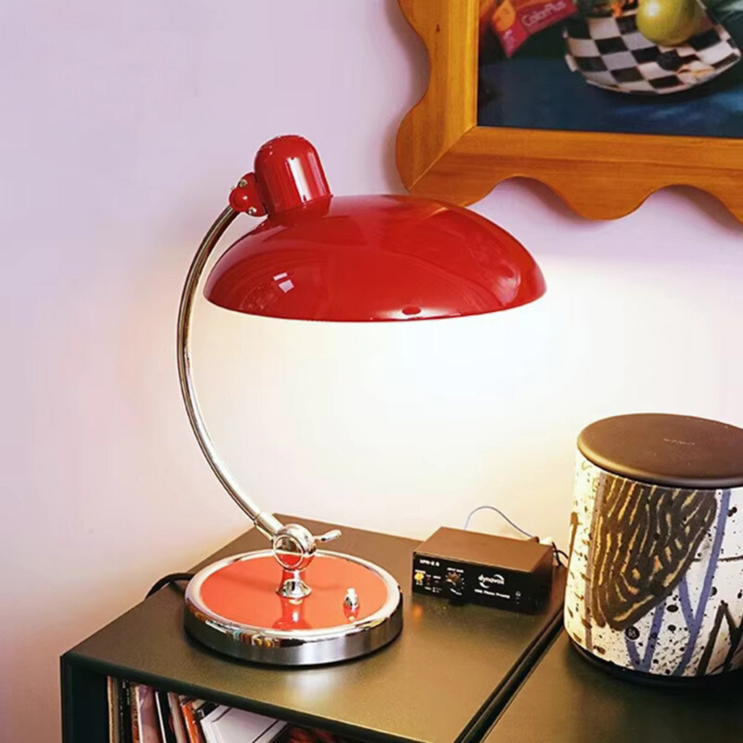 Moderne Schreibtischlampe – Eleganter Stil und stabile Struktur 