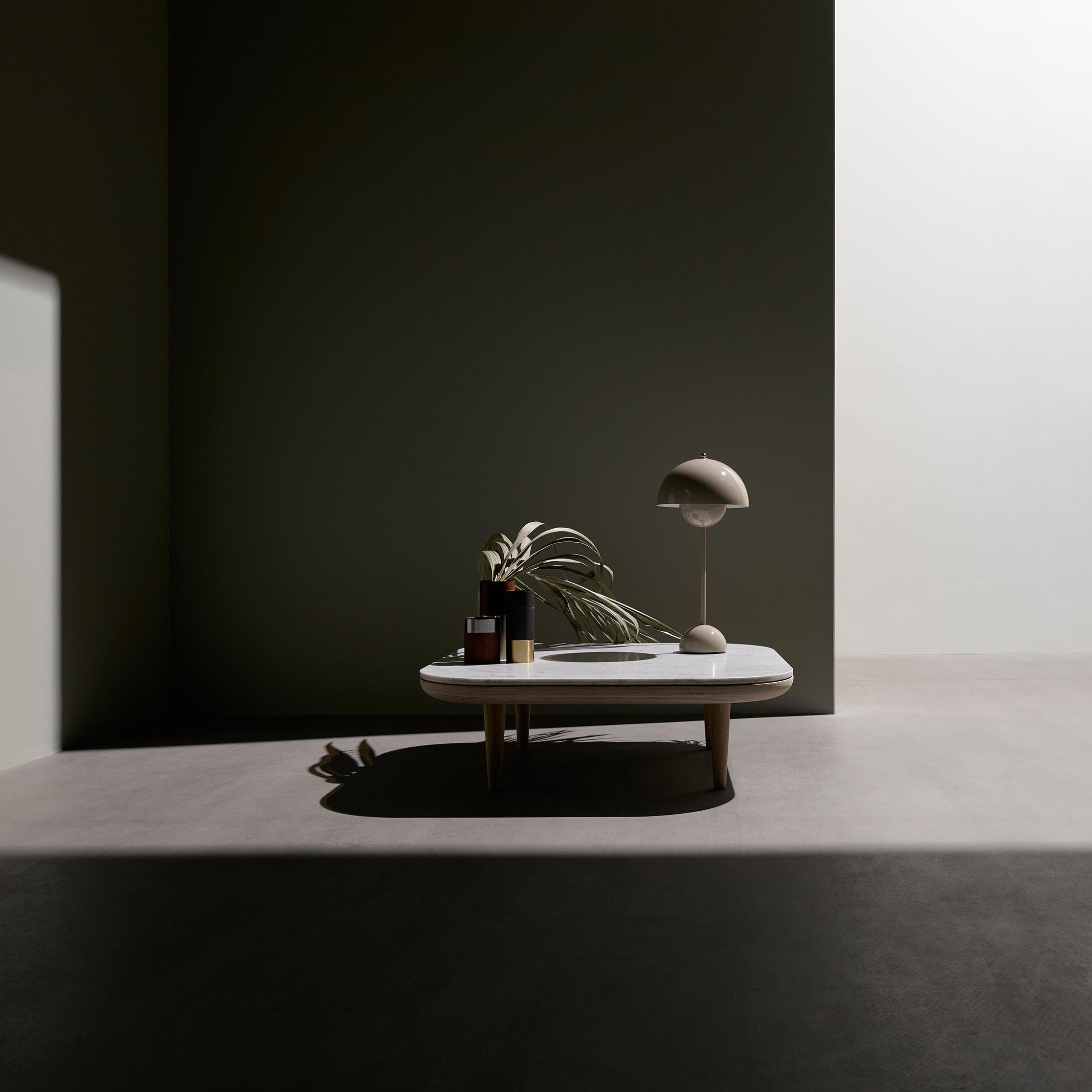 Lampada da Tavolo Portatile – Design Moderno e Illuminazione Nomade 