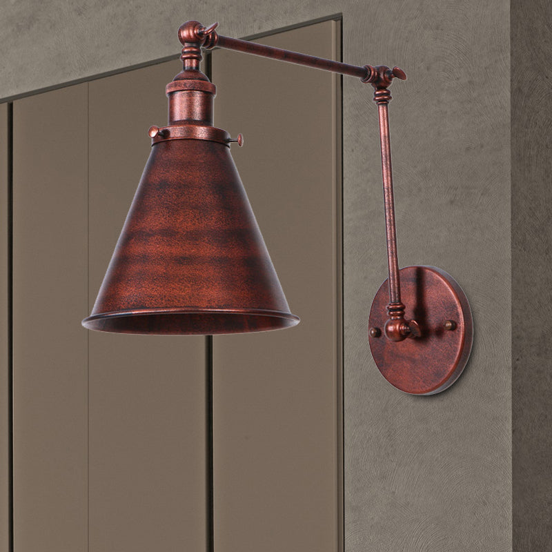 Vegglampe i industriell stil - solid struktur og unik stil