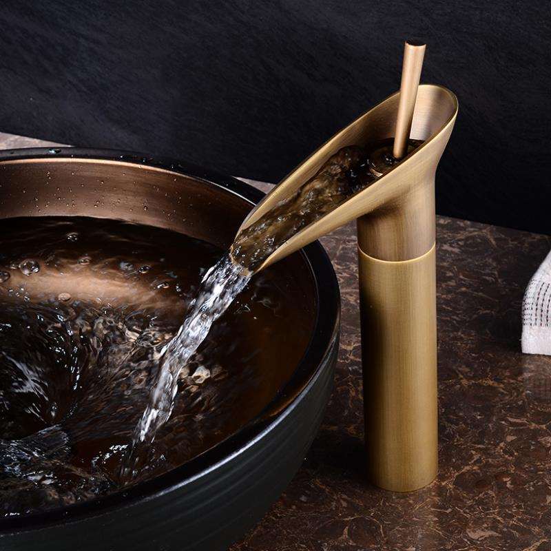 Waterval Kraan Badkamer – Antiek en Elegant 