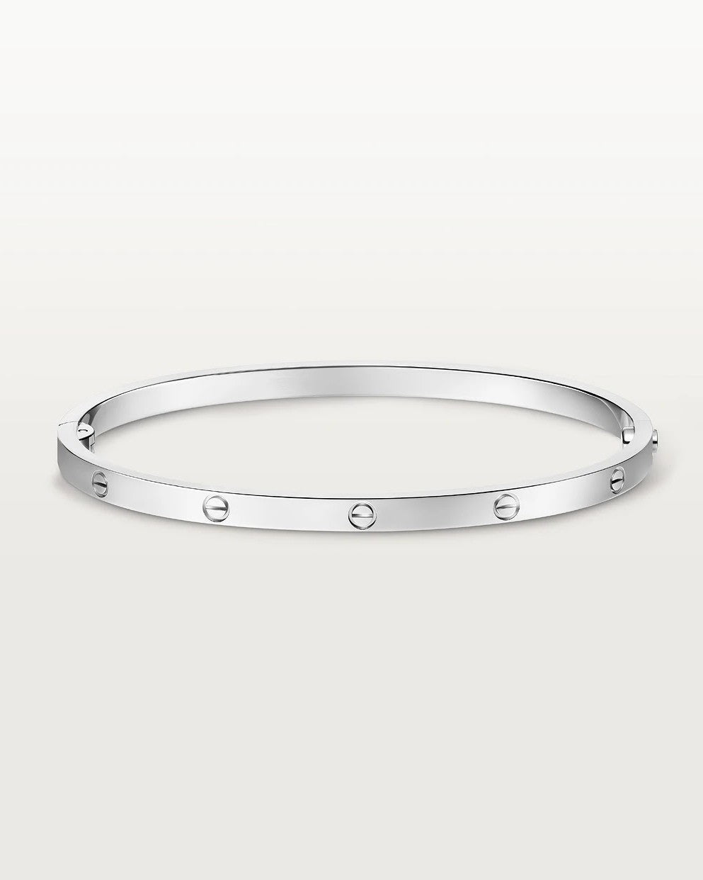 Bracelet Rigide – Finition Argentée Et Style Raffiné