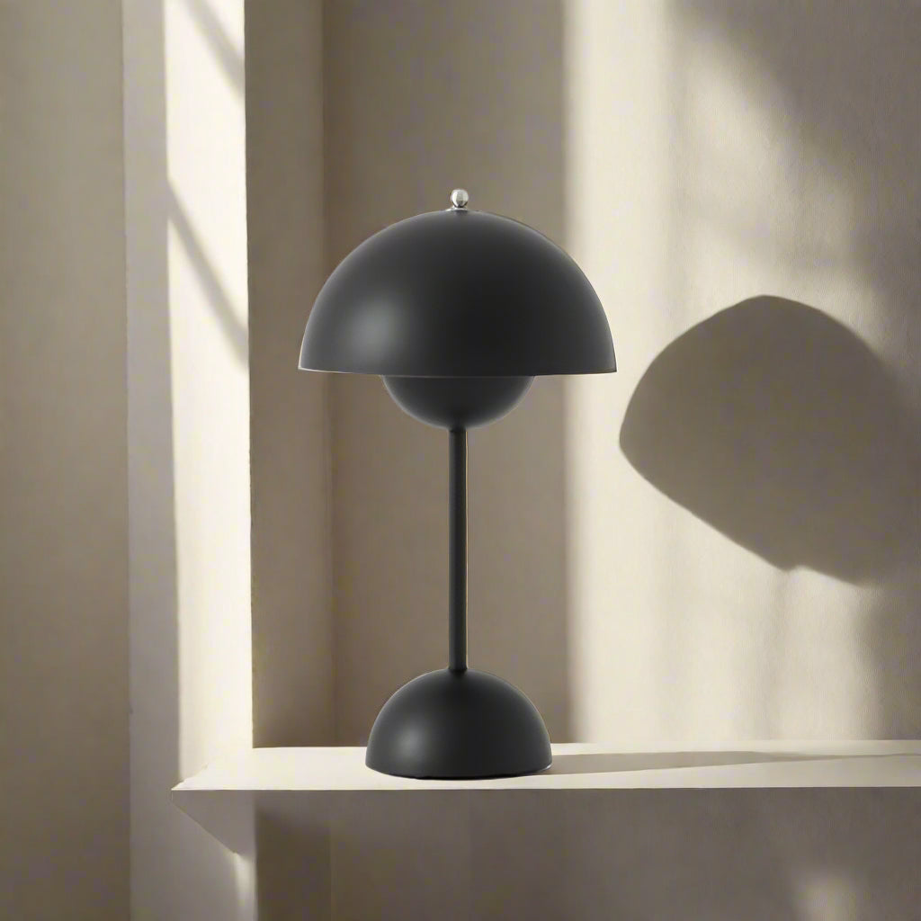Portable Table Lamp – Modern Design and Nomadic Lighting 