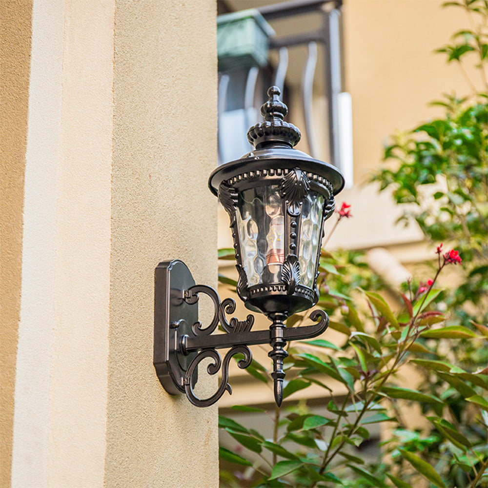 Vintage Glass Wall Lamp – Retro Style and Outdoor Resistance 