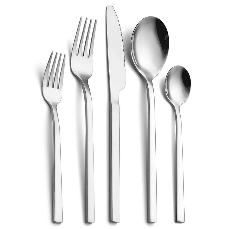 Juego de Cubiertos Completo – Piezas Elegantes Para Una Mesa Refinada 