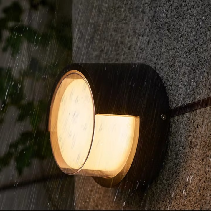 תאורת קיר LED חיצונית – בטיחות וחיסכון באנרגיה 