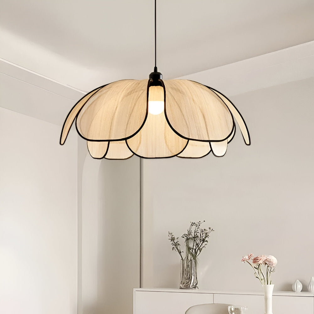 Elegant hængelampe i naturflet - naturlig dekoration og harmonisk belysning