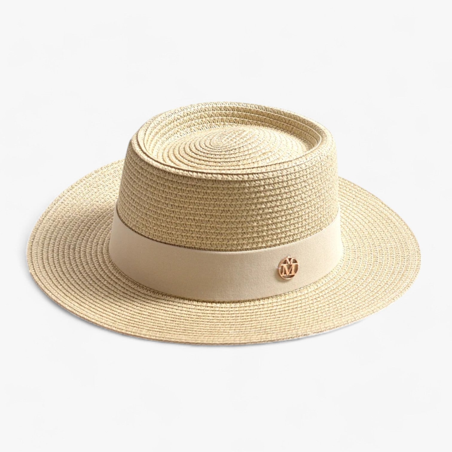 Klokkehatt i strå – Retro eleganse og solbeskyttelse 