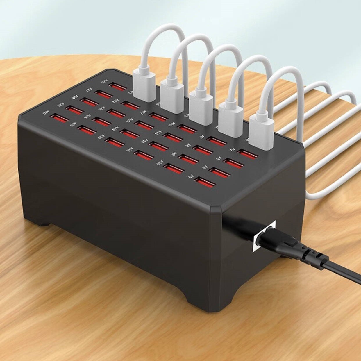 USB Nabíjecí Stanice – Praktická a Rychlá Pro Všechny Vaše Zařízení 
