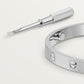 Bracelet Rigide – Finition Argentée Et Style Raffiné