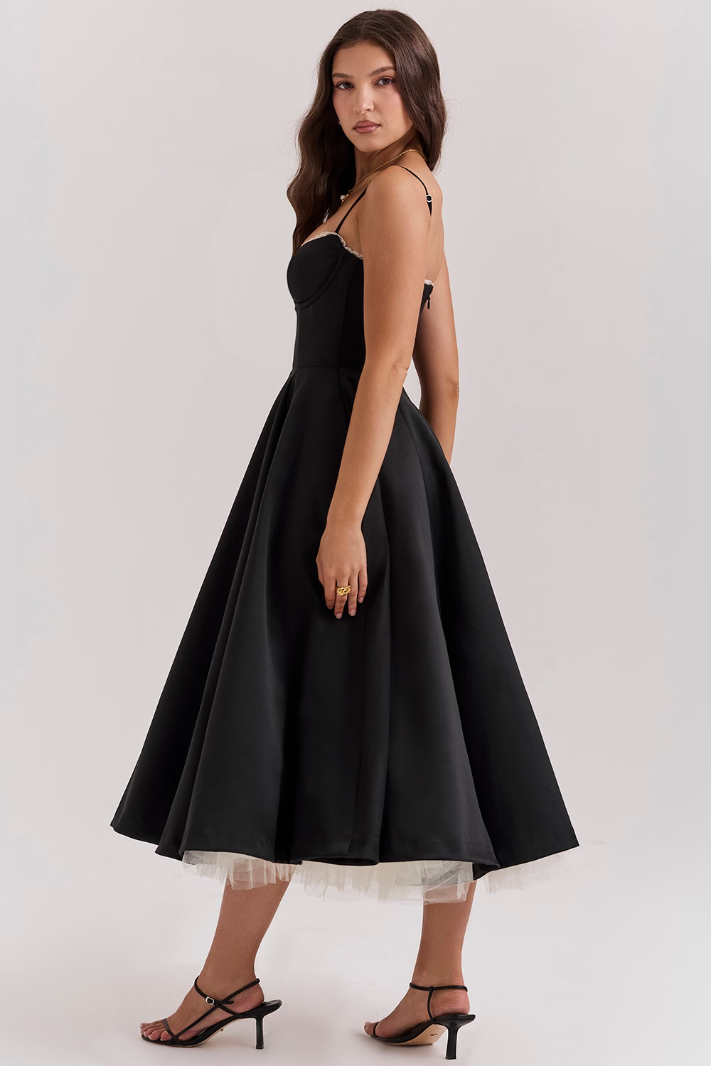 Lory | Vestido Midi Con Tirantes – Glamour Clásico Y Ligereza 