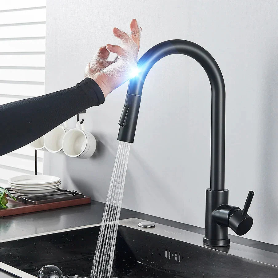 Grifo de Cocina Inteligente – Sensor Táctil y Ducha Flexible 