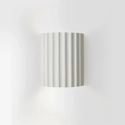 Moderní nástěnné svítidlo z pryskyřice – elegance a originalita 